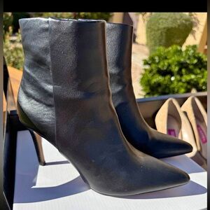 Steven New York (by Steve Madden) Lizziey Black Leather Women's Boots